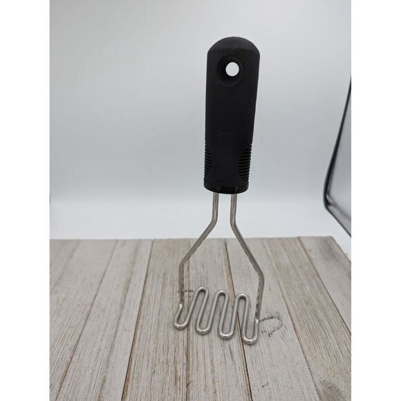 OXO Potato Vegetable Masher Black Handle Utensil 9 1/4" - Picture 8 of 8